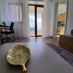 Belvedere View & With Free Parking & Gym Apartman