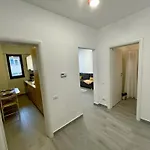 Belvedere View & With Free Parking & Gym