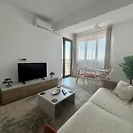 Belvedere View & With Free Parking & Gym Bucareste