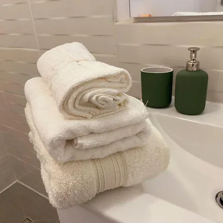 Belvedere View & With Free Parking & Gym *