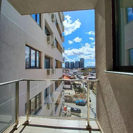 Belvedere View & With Free Parking & Gym Bucarest