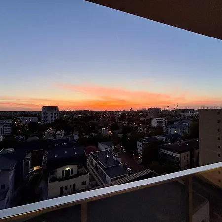 Belvedere View & With Free Parking & Gym *