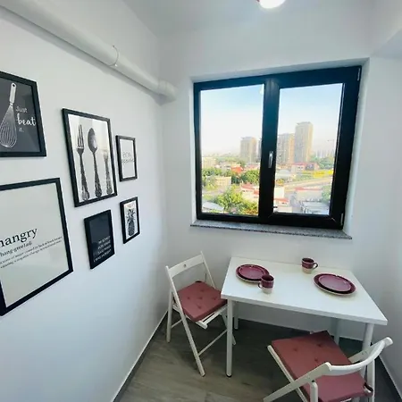 Belvedere View & With Free Parking & Gym *