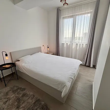 Belvedere View & With Free Parking & Gym