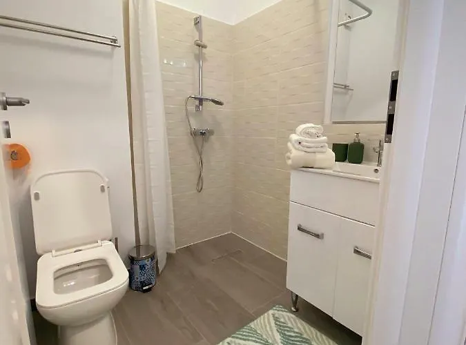 Belvedere View & With Free Parking & Gym Бухарест