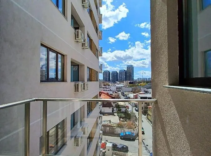 Belvedere View & With Free Parking & Gym Bukurešť