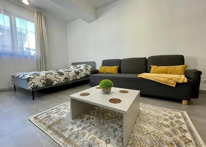 Belvedere View & With Free Parking & Gym Apartmán