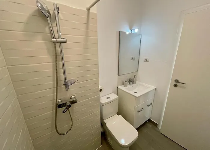 Belvedere View & With Free Parking & Gym Апартаменти Бухарест