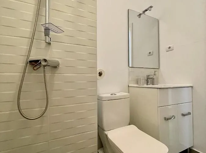 Belvedere View & With Free Parking & Gym