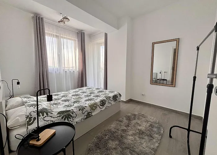 Belvedere View & With Free Parking & Gym