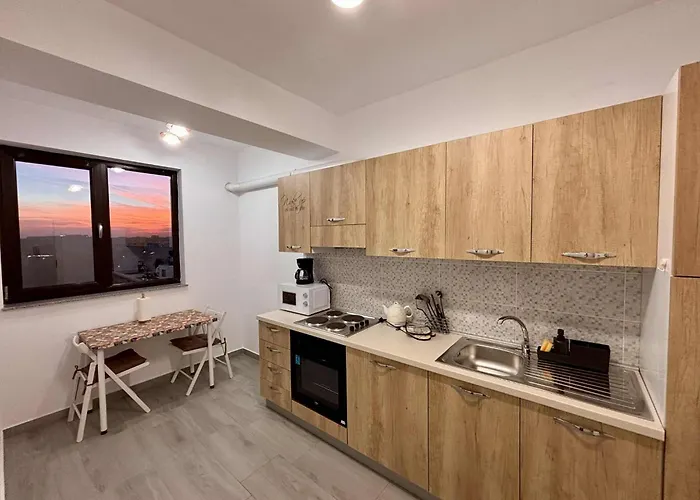 Belvedere View & With Free Parking & Gym