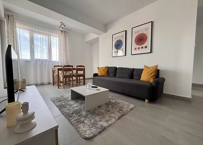 Belvedere View & With Free Parking & Gym Apartmán *