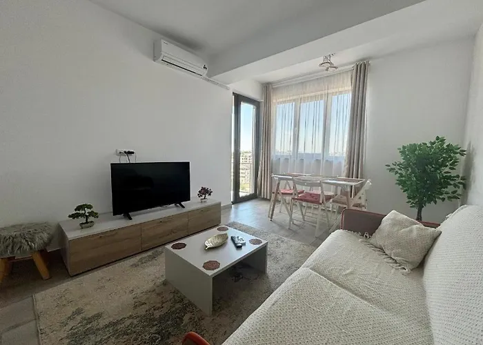 Belvedere View & With Free Parking & Gym Bukarest