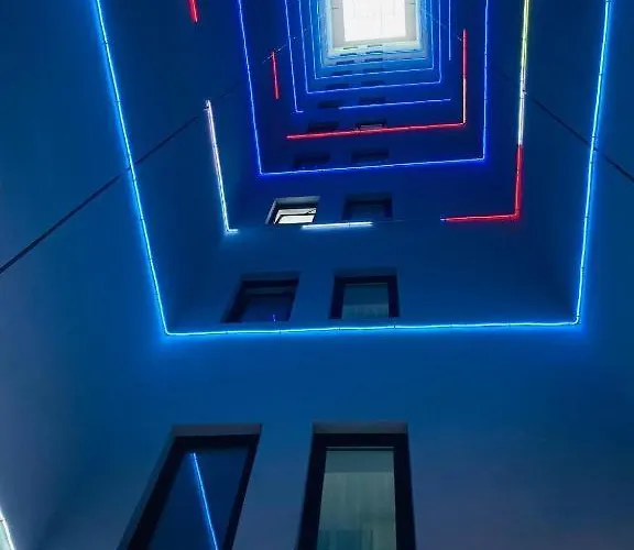 Belvedere View & With Free Parking & Gym