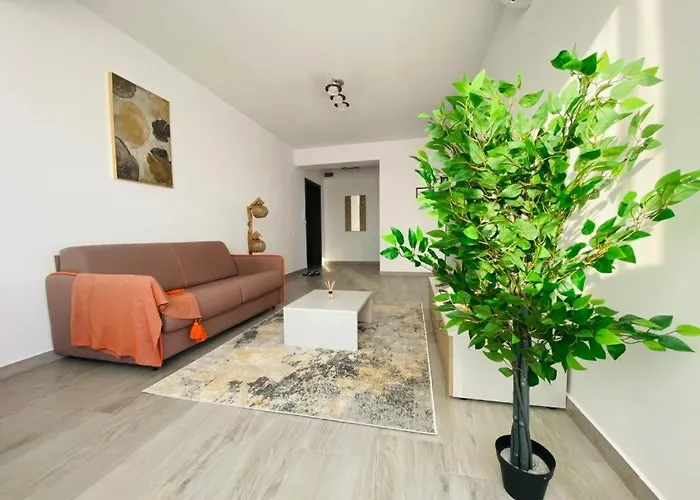 Belvedere View & With Free Parking & Gym Apartmán