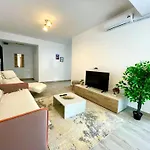 Apartment Belvedere View & With Free Parking & Gym *