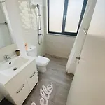 Belvedere View & With Free Parking & Gym Apartment Bucharest