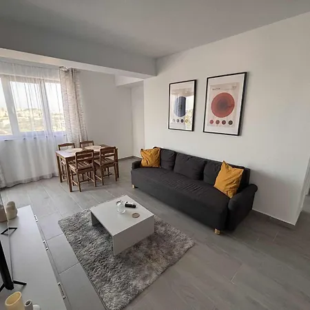 Belvedere View & With Free Parking & Gym