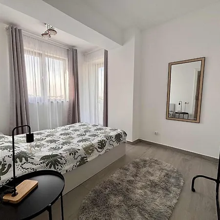 Belvedere View & With Free Parking & Gym