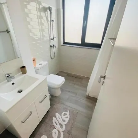 Belvedere View & With Free Parking & Gym Apartment Bucharest