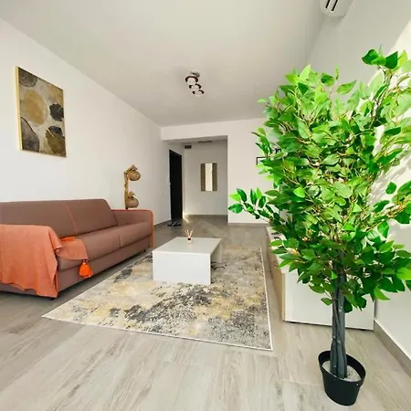 Belvedere View & With Free Parking & Gym Apartment