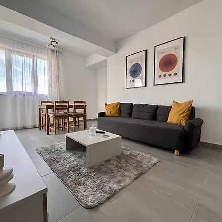 Belvedere View & With Free Parking & Gym Apartament *